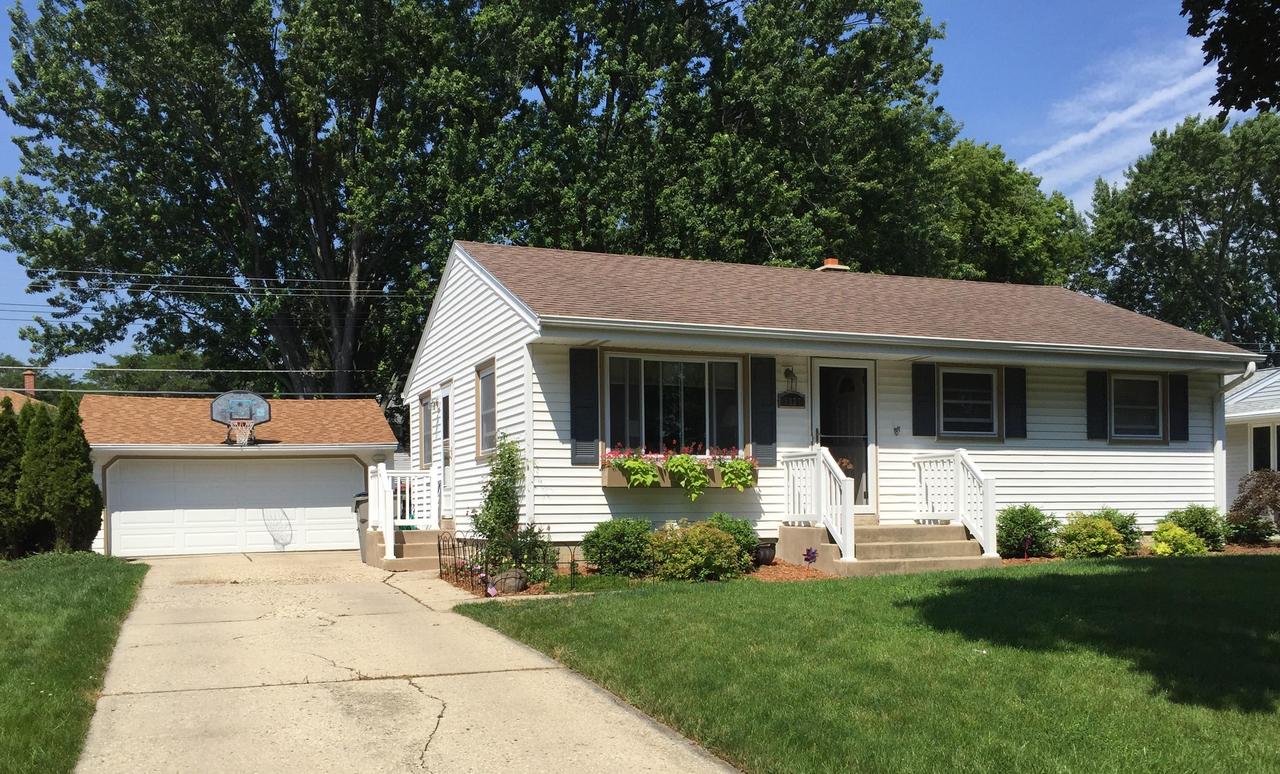 5827 S Melinda St, Milwaukee, WI 53221