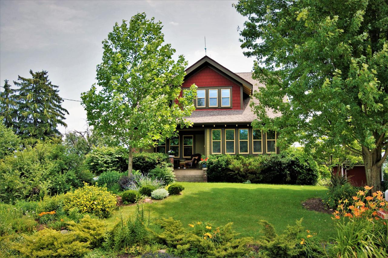 4340 S Church Rd, Jackson, WI 53095