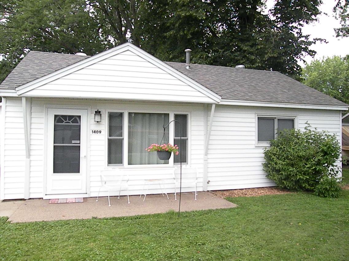 1409 S 30th St, La Crosse, WI 54601