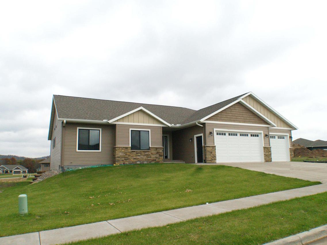 1507 Crockett Dr, Holmen, WI 54636