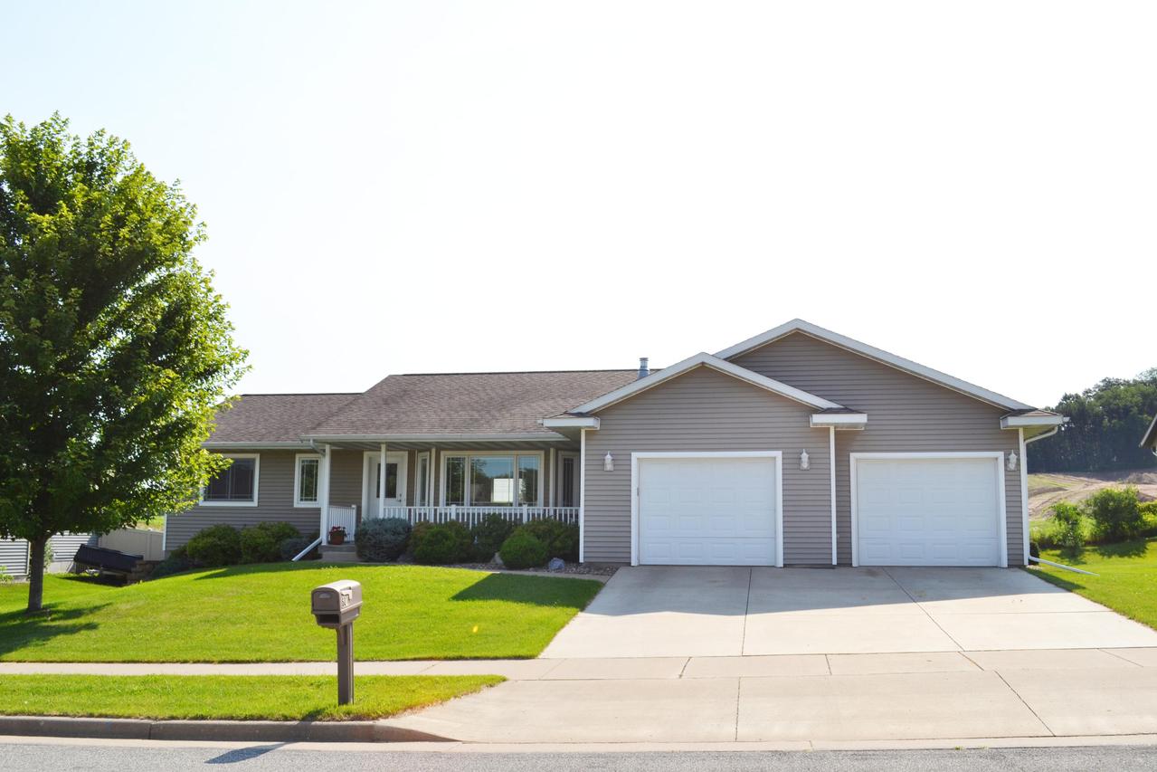 601 Granum St, Holmen, WI 54636