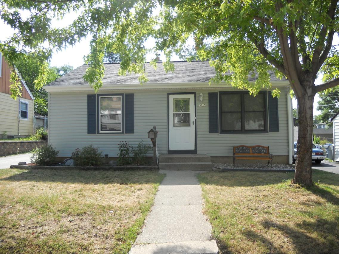 3015 S 61st St, Milwaukee, WI 53219