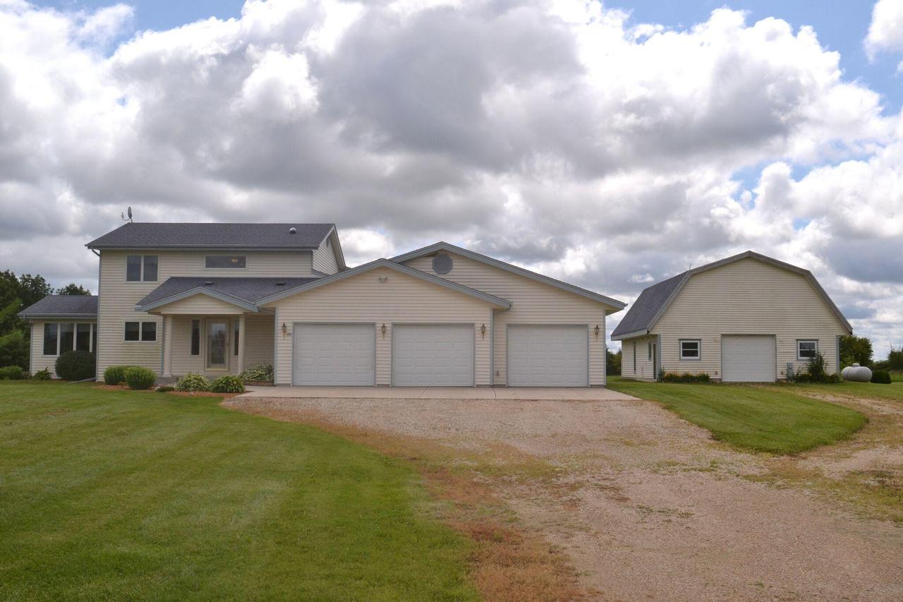 983 Washington Rd, Erin, WI 53027