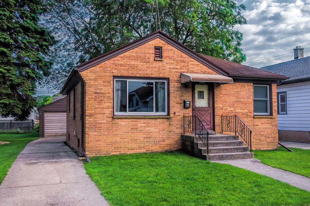 709 Wolff St, Racine, WI 53402