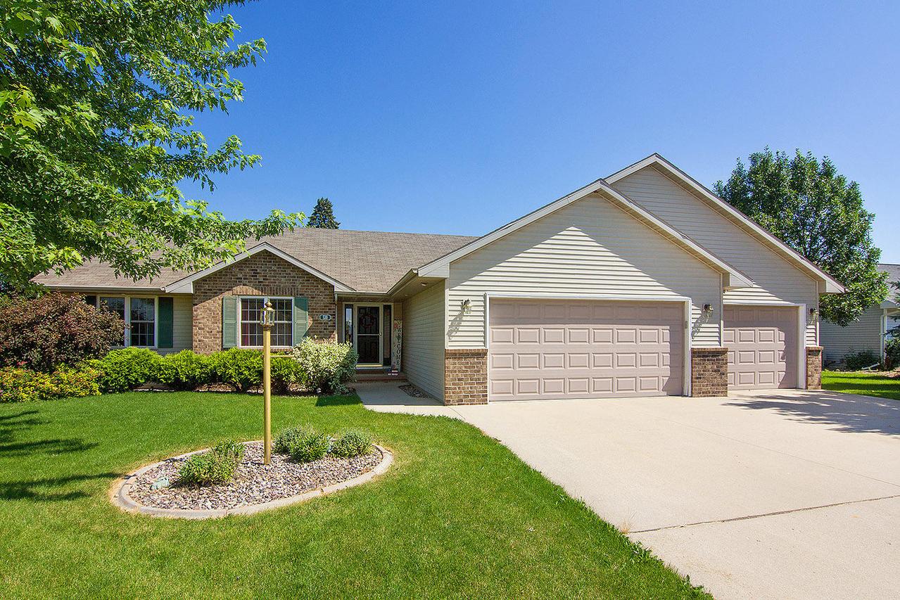 530 Ridgeway Dr., Brillion, WI 54110