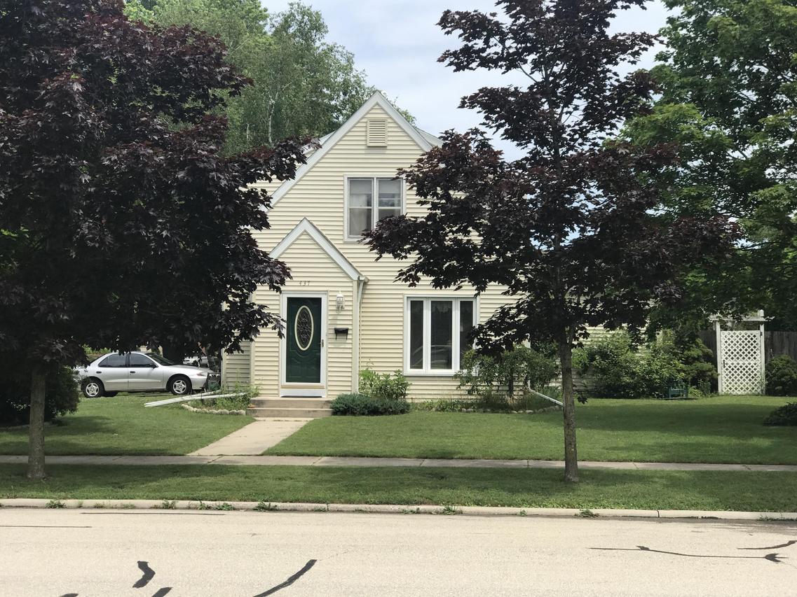 437 S 32nd St., Manitowoc, WI 54220