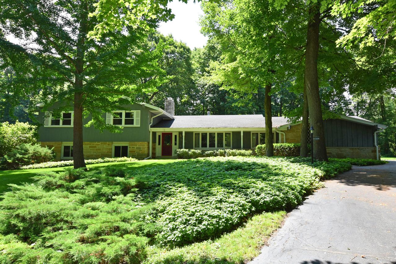 16305 Fernwood Ln., Brookfield, WI 53005