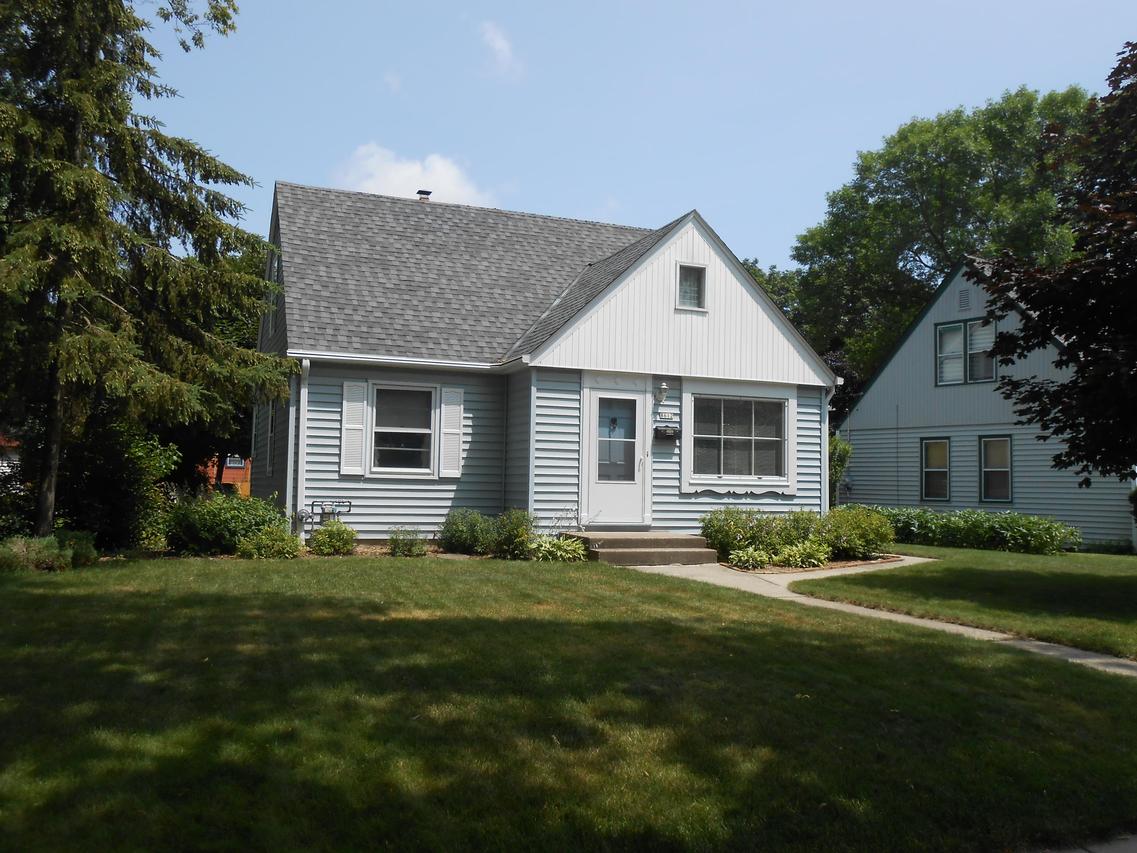 8612 W Auer Ave, Milwaukee, WI 53222