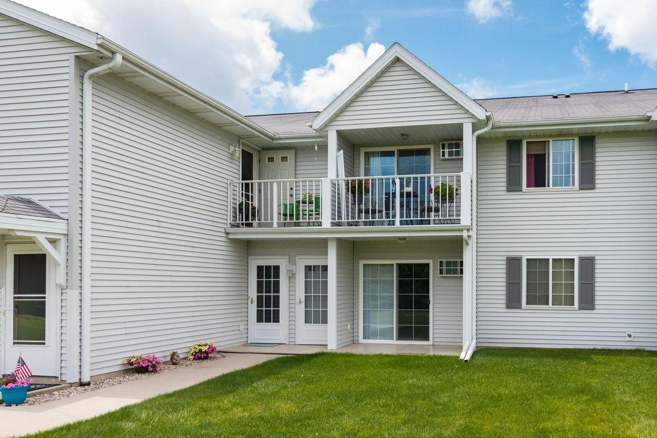 254 Minz Park #4, West Bend, WI 53095