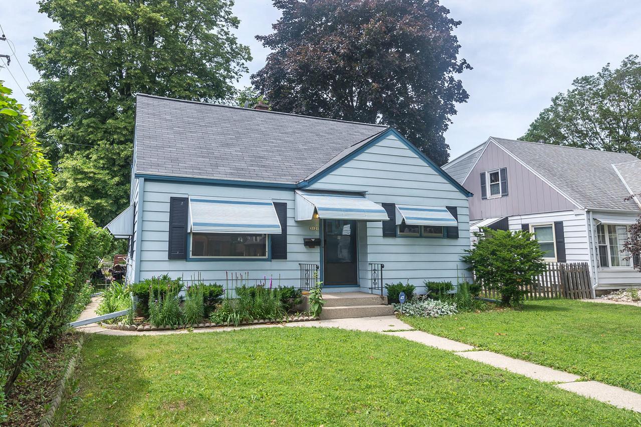 3121 N 78th St, Milwaukee, WI 53222