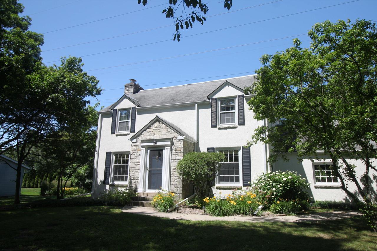 1573 N 119th St., Wauwatosa, WI 53226