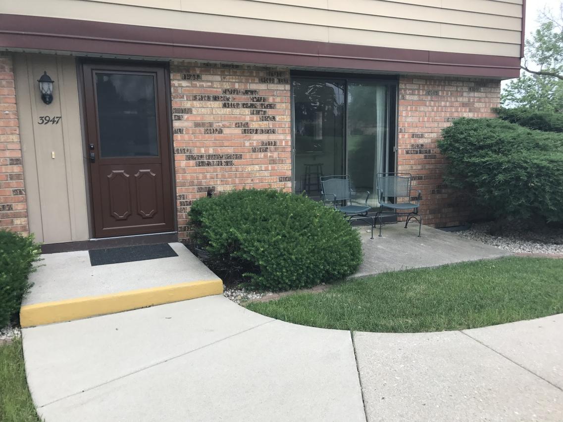 3947 W College Ave, Franklin, WI 53221