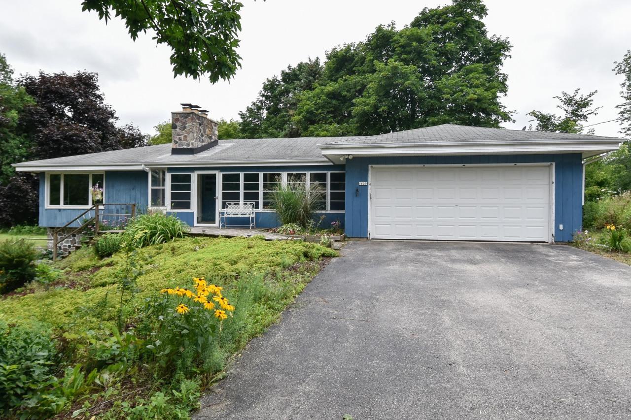 1609 Scenic Rd, Richfield, WI 53076