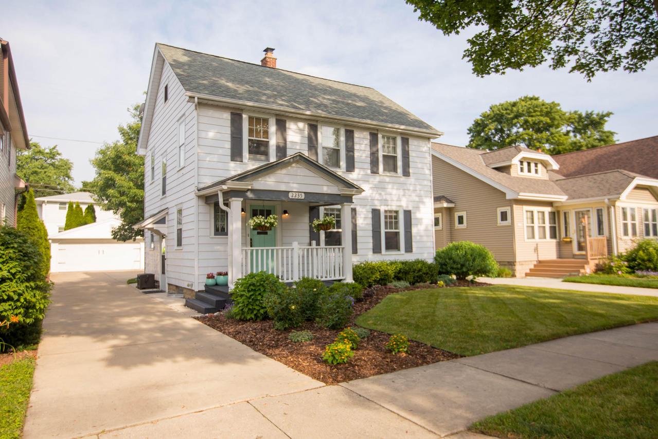 2235 N 68th St, Wauwatosa, WI 53213