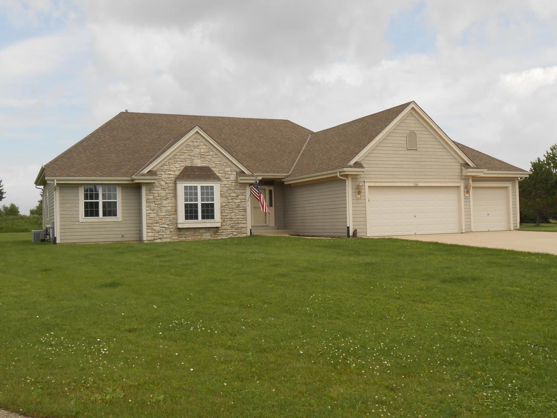 3561 N Kimberly, Caledonia, WI 53126