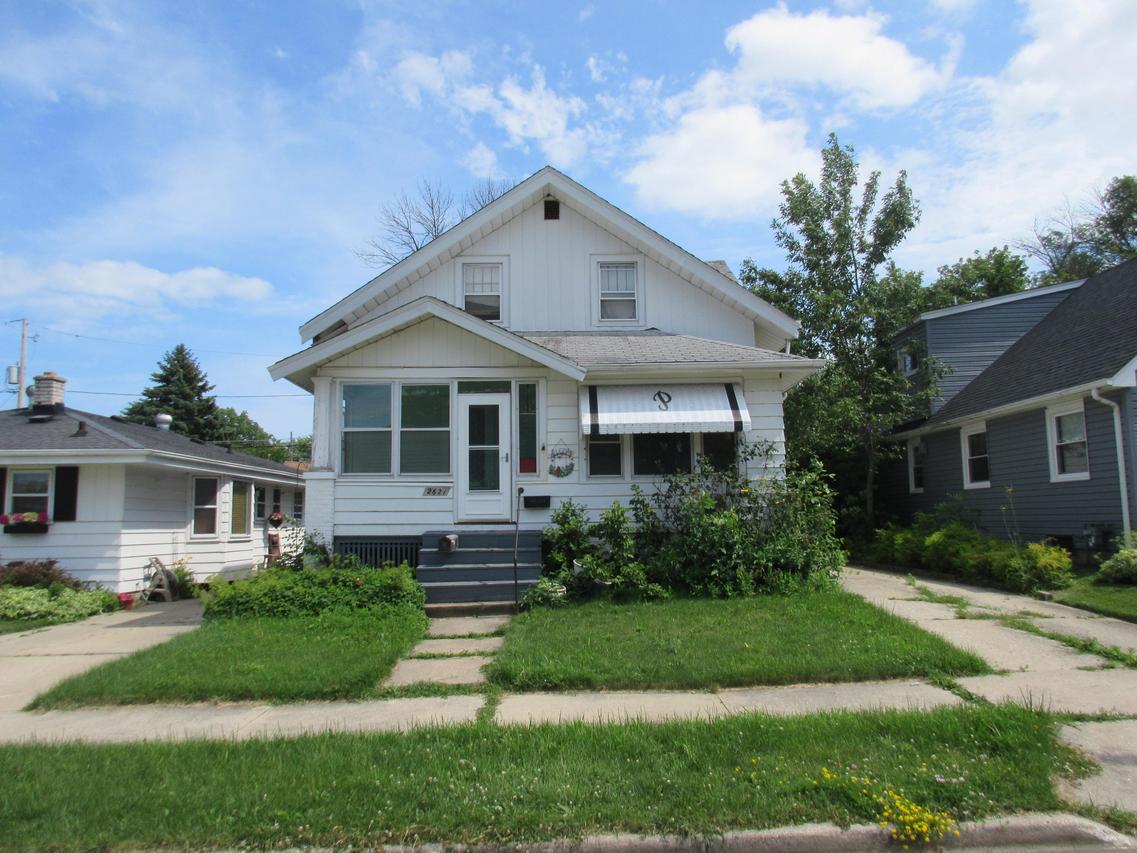 2621 Maple Grove, Racine, WI 53404