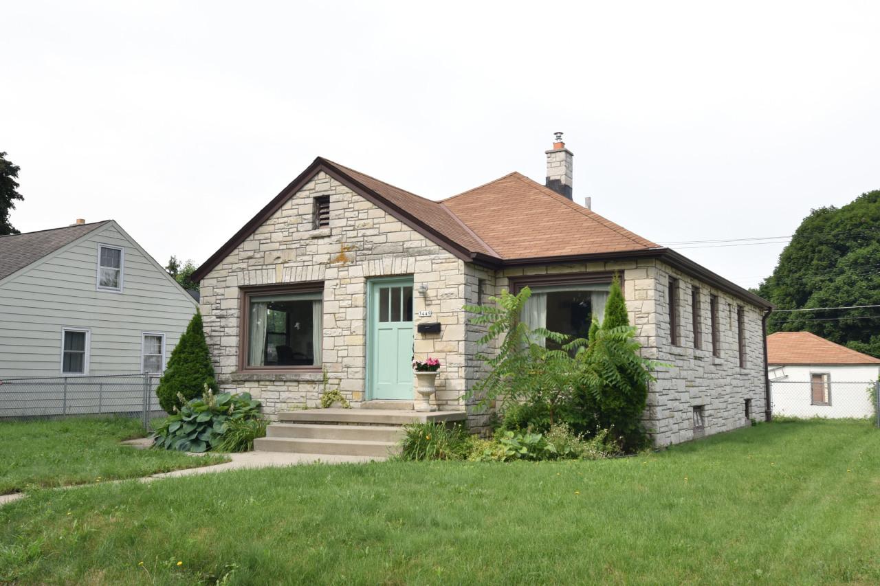 3449 N 88th St, Milwaukee, WI 53222
