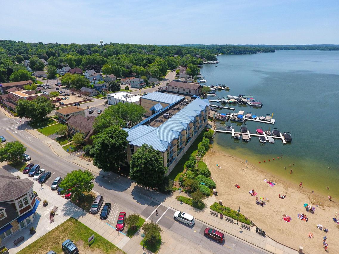 130 W Wisconsin Ave. #23, Pewaukee, WI 53072