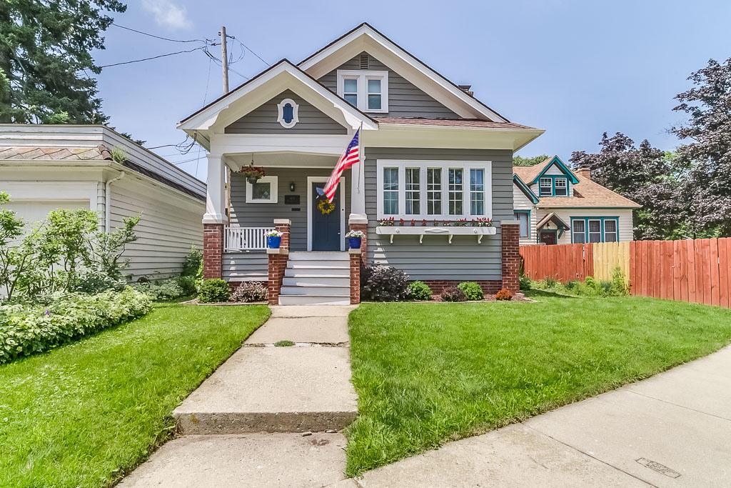 404 Harvey Dr., Racine, WI 53405