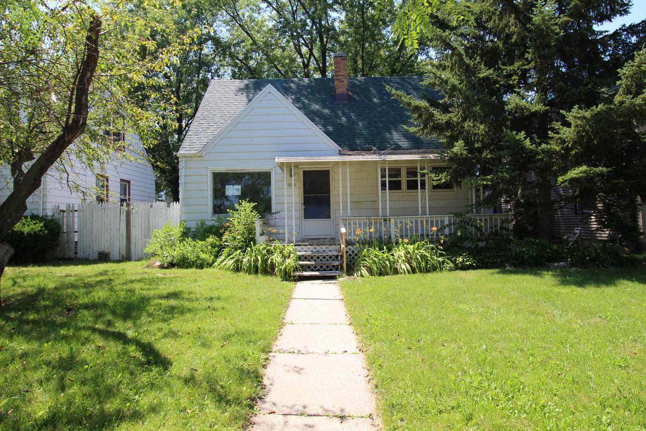 3951 N 69th St, Milwaukee, WI 53216