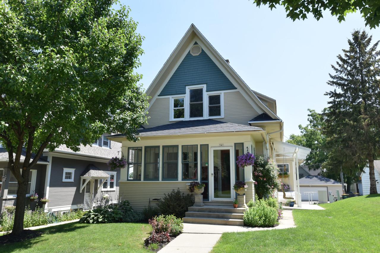 341 S 8th Ave, West Bend, WI 53095