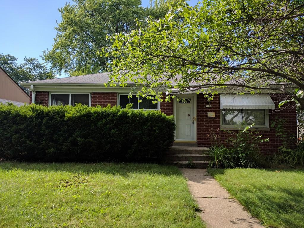 8136 W Sheridan Ave, Milwaukee, WI 53218