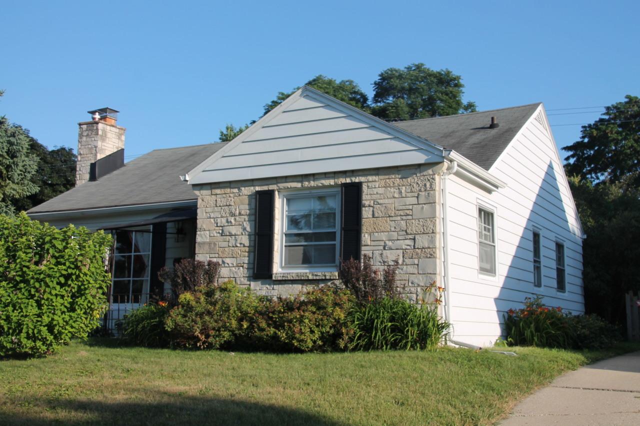 9617 W Center St, Milwaukee, WI 53222