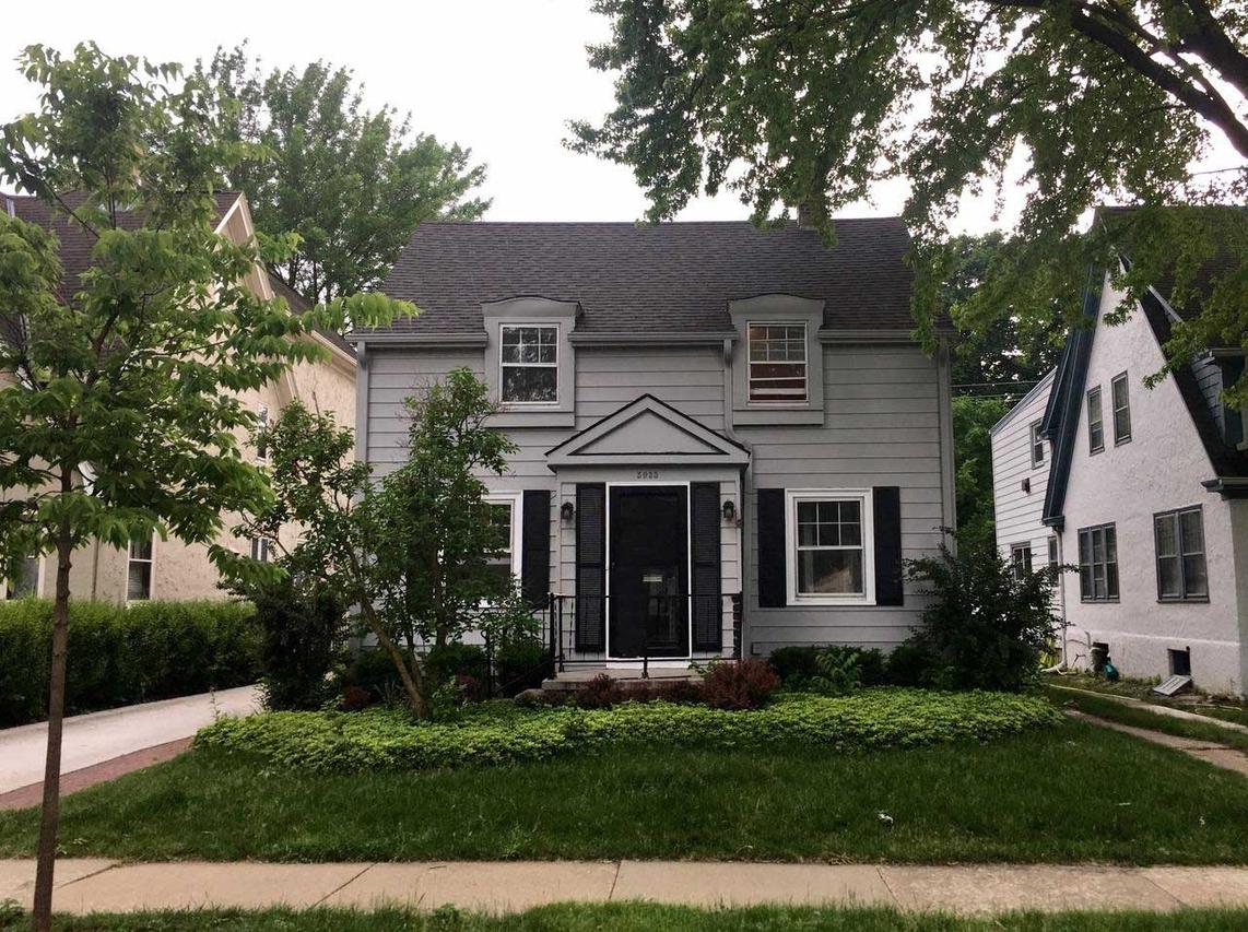 5935 N Shoreland Ave, Whitefish Bay, WI 53217
