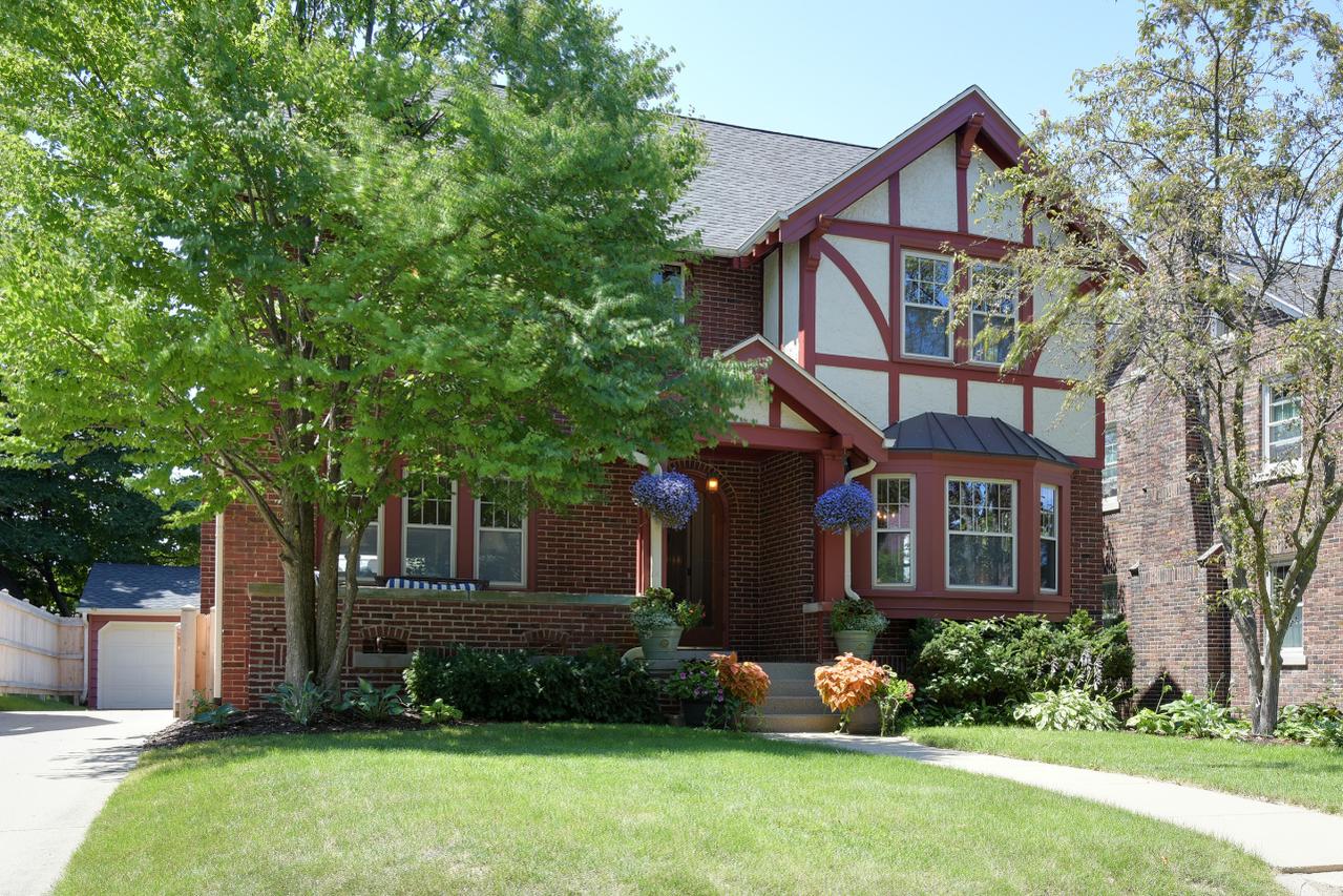 3461 N Murray Ave, Milwaukee, WI 53211