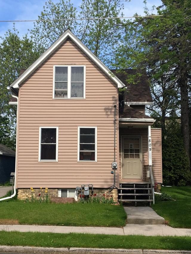809 S 18th St., Manitowoc, WI 54220