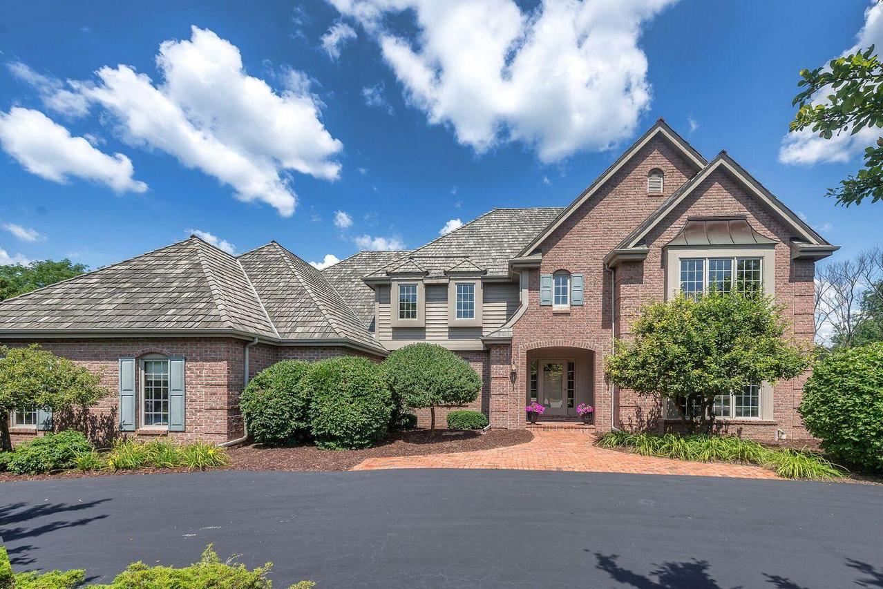 14080 Chesterwood Dr, Brookfield, WI 53005