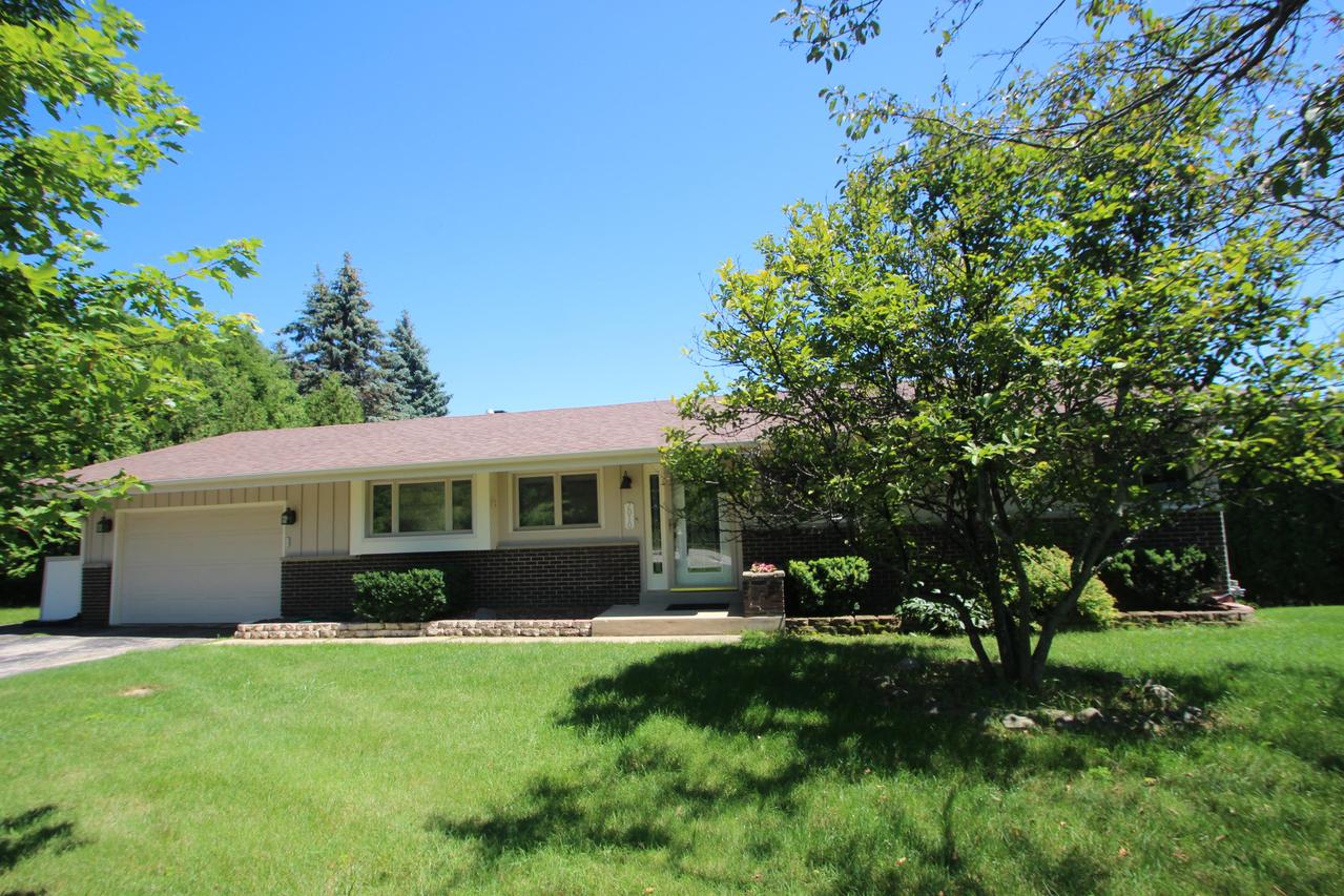 7010 N 124th St, Milwaukee, WI 53224