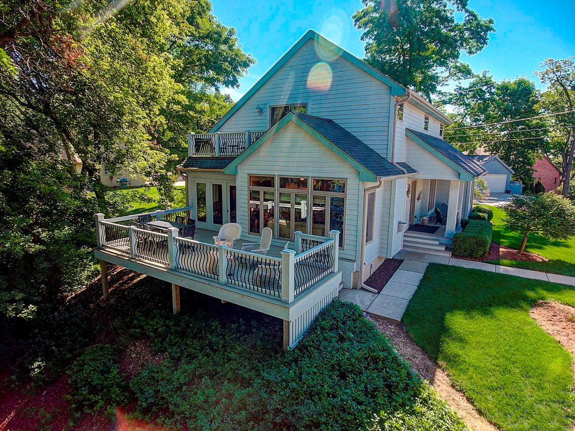 W288N7954 Park Dr, Merton, WI 53029