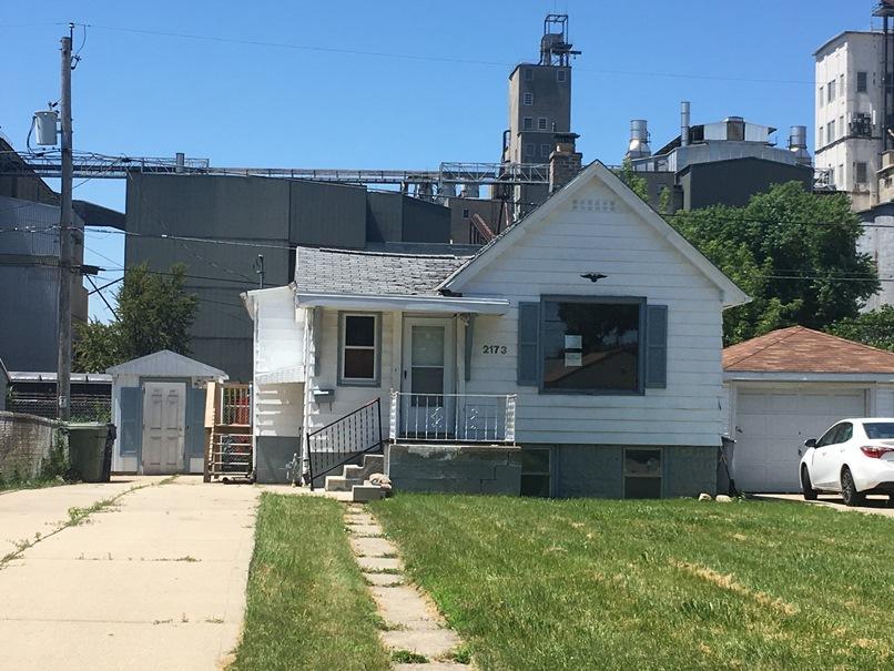 2173 S 37th St, Milwaukee, WI 53215