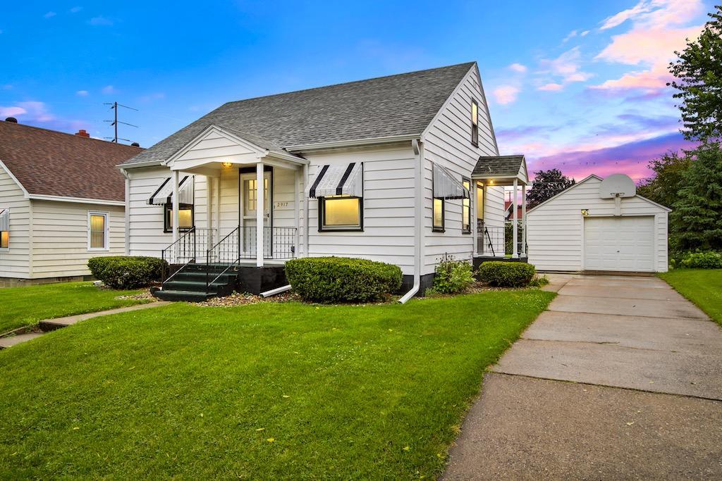 2917 S 26th St, La Crosse, WI 54601