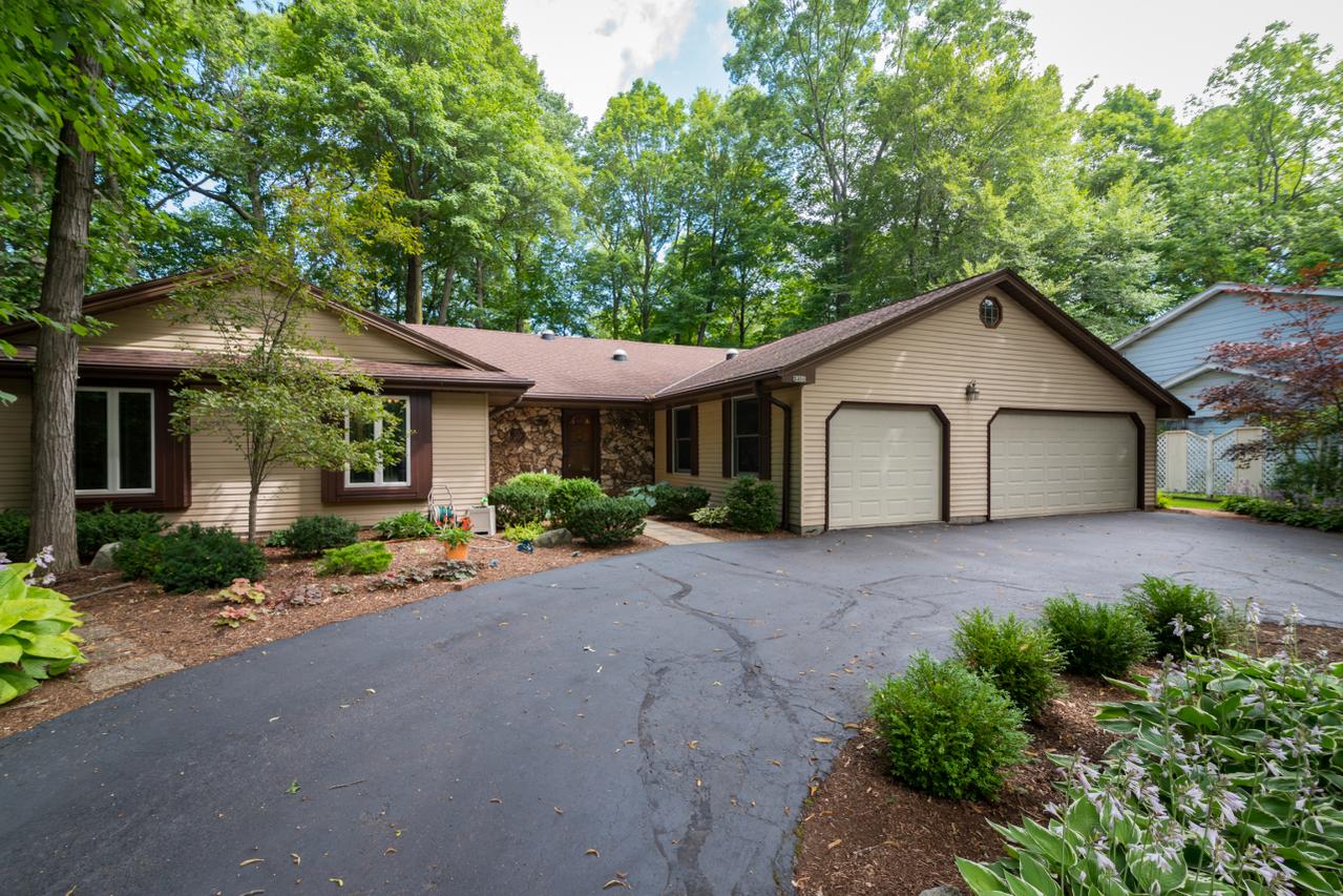 5050 W Beech Ct, Brown Deer, WI 53223