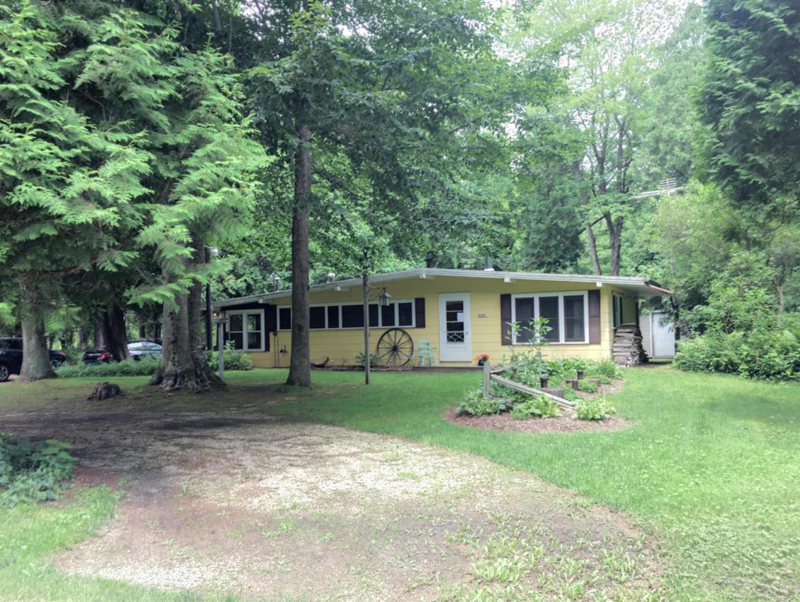 W1492 Idlewood Ct., Holland, WI 53070