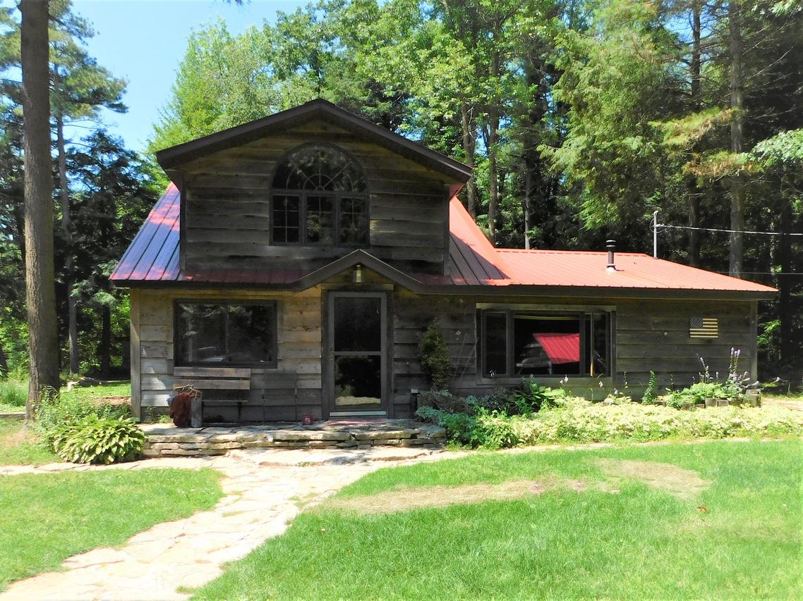 N2210 Foster Rd, Holland, WI 53070