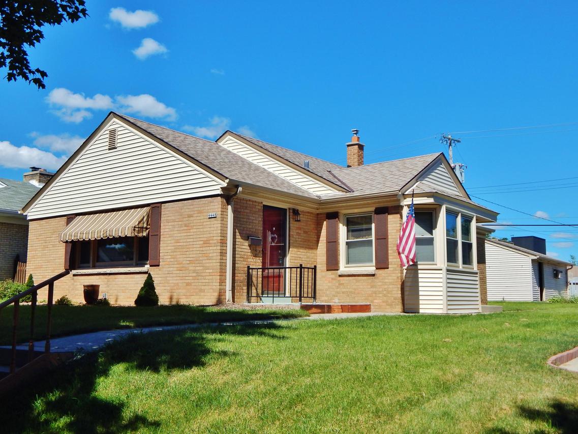 4448 W Midland Dr, Milwaukee, WI 53219