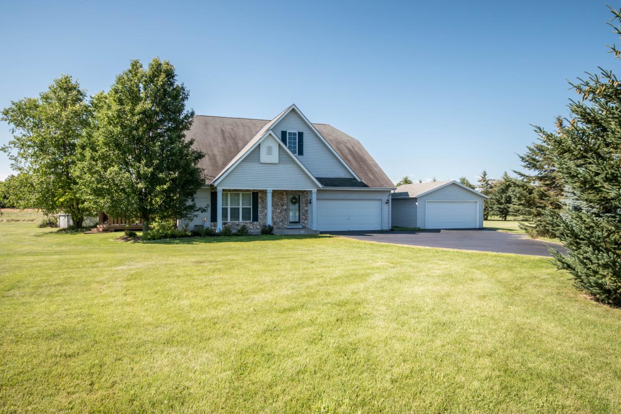 S73W33215 Milos Way, Mukwonago, WI 53149