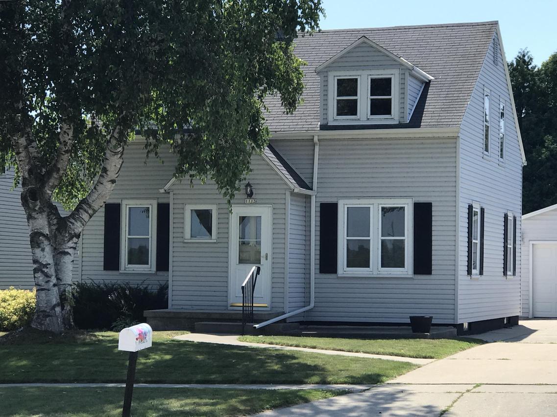1113 Dewey St., Manitowoc, WI 54220