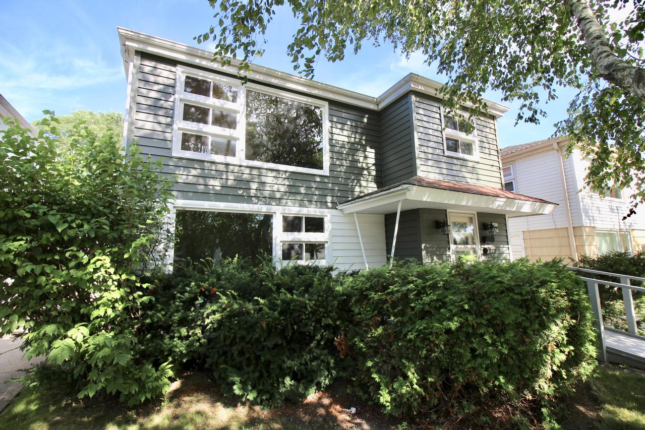 3610 N 97th St, Milwaukee, WI 53222