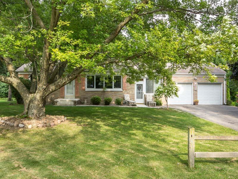 1350 S Bobolink Dr., Brookfield, WI 53005
