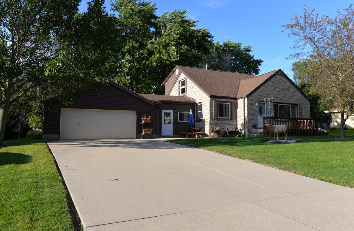 3704 E Obrien Rd, Oak Creek, WI 53154