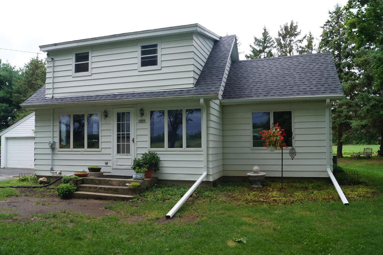 1675 Hook Island, Dunn, WI 53575