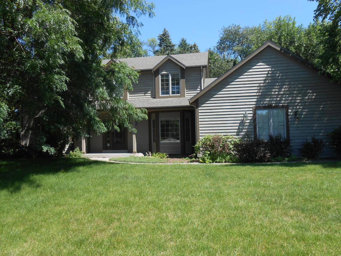 13370 W Maple Ridge, New Berlin, WI 53151