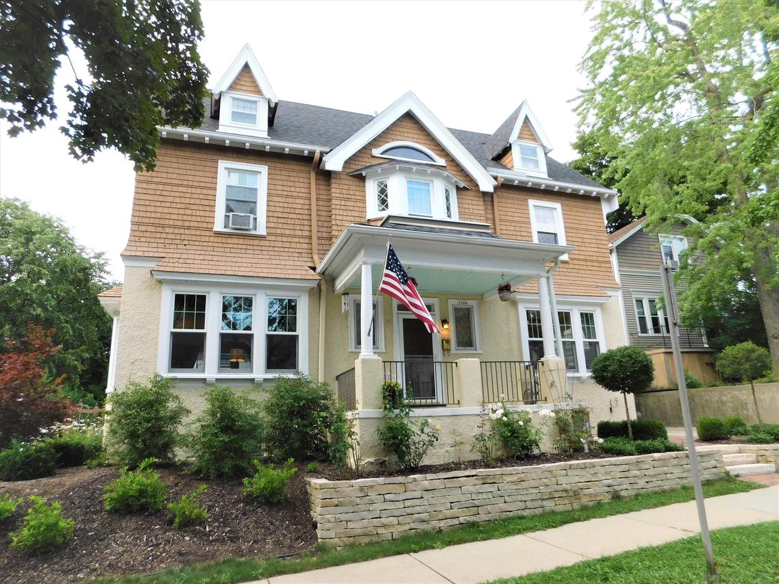 1604 E Newport Ave, Milwaukee, WI 53211