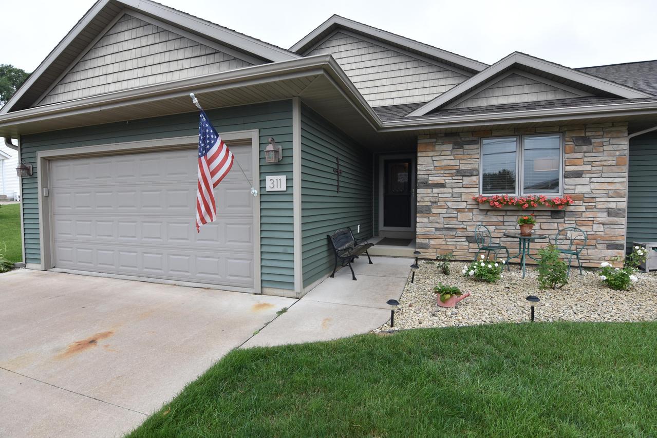 311 Poplar St, Onalaska, WI 54650
