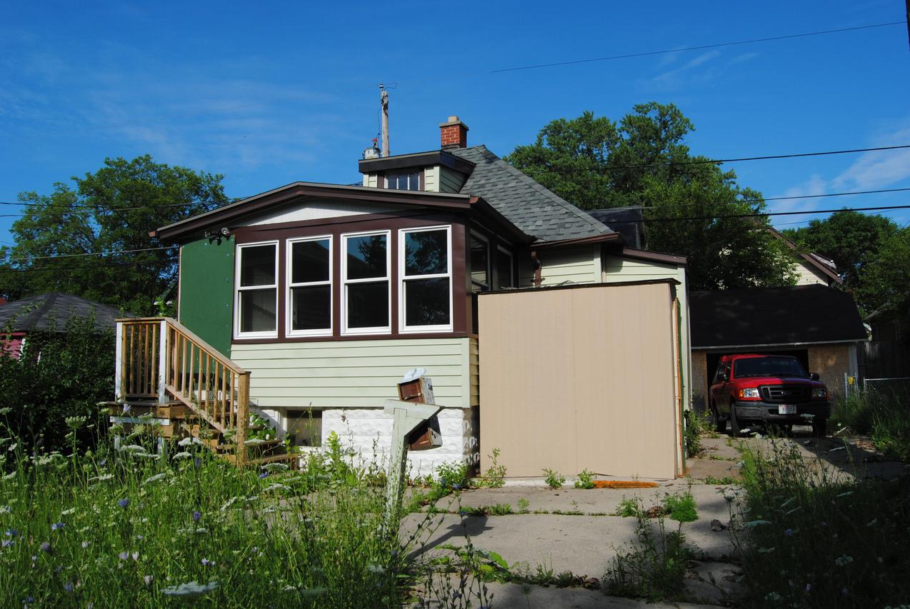 4562 N 39th St., Milwaukee, WI 53209