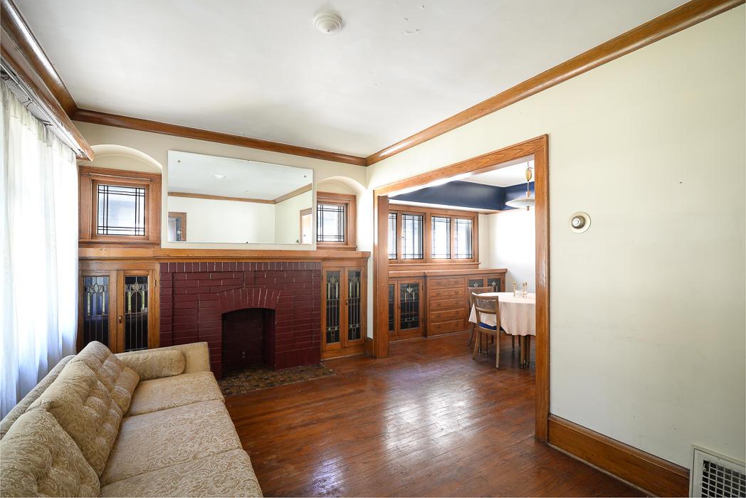 4813 W Wells St, Milwaukee, WI 53208